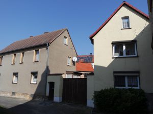 Zwei Einfamilienhäuser in Langeneichstädt - Straßenansicht