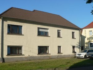 Ein-Zweifamilienhaus Schwerz - Straßenansicht