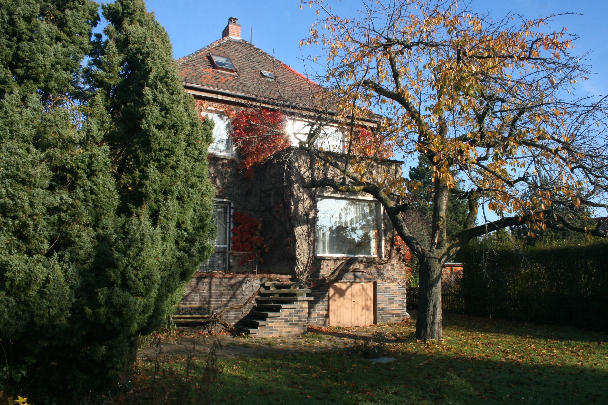 Einfamilienhaus Vogelweide - Blick vom Garten (romantische Herbststimmung)