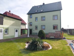Ein- bis Zweifamilienhaus in Reideburg - Haushinteransicht
