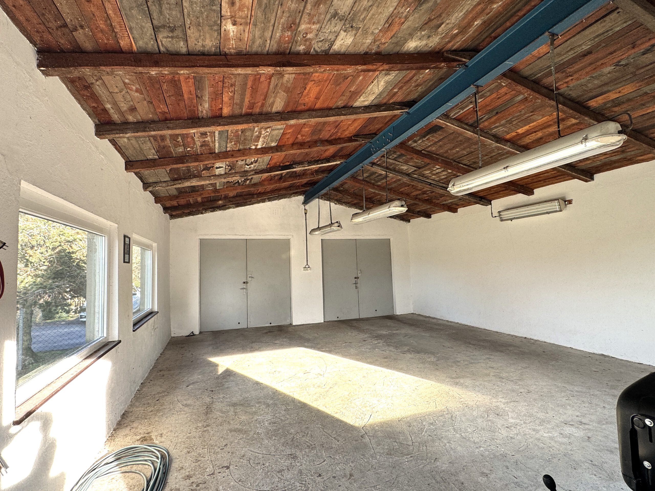 Ein- bis Zweifamilienhaus - Partyraum