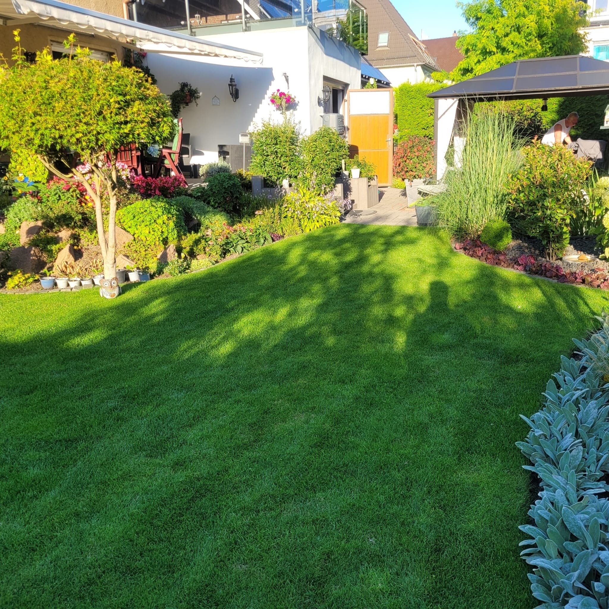 Zweigenerationenhaus - Gartenansicht