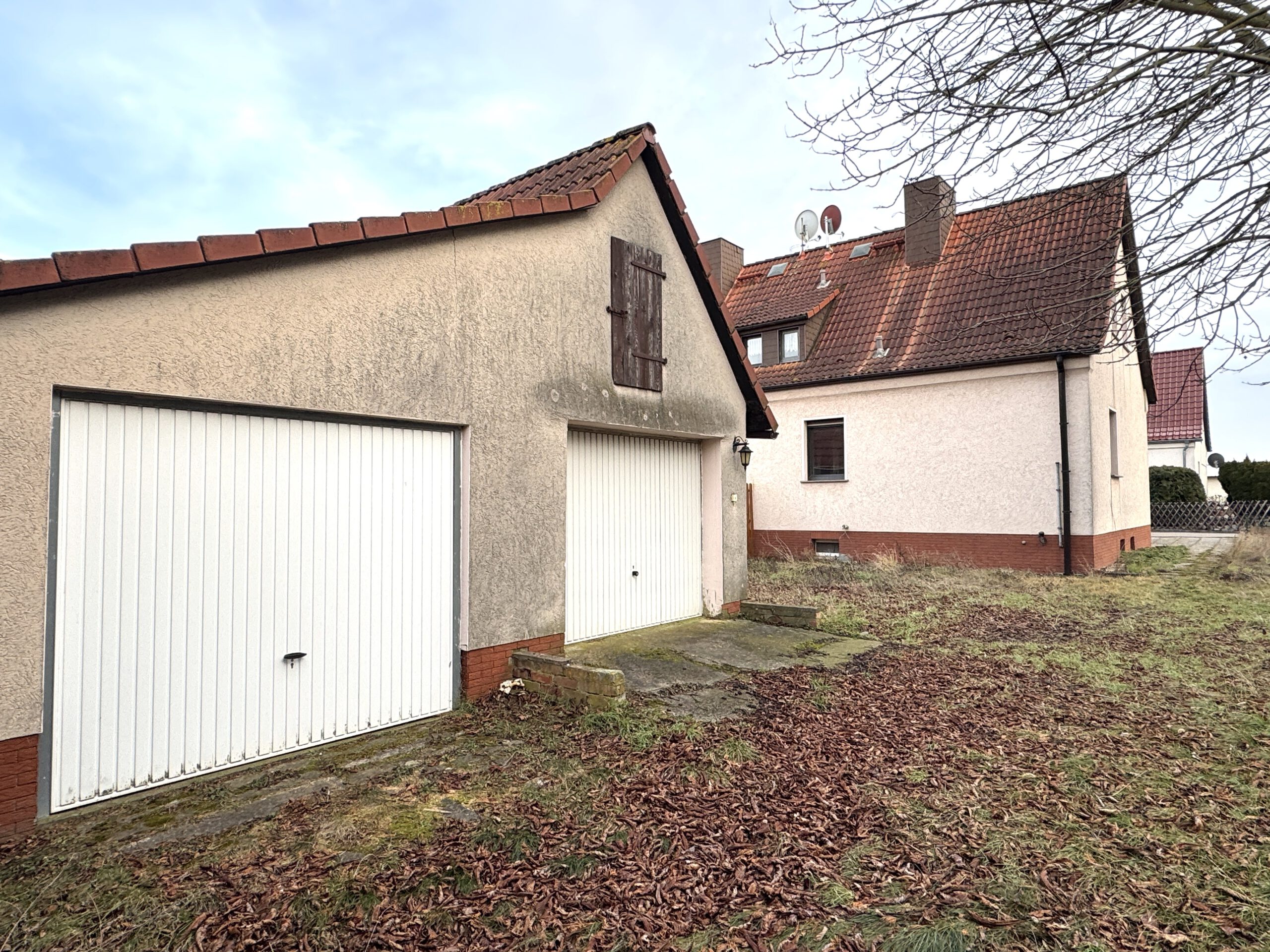 Doppelhaushälfte in Etzdorf - Garagen