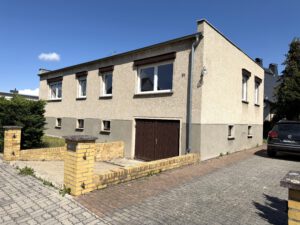 Einfamilienhaus in Lieskau - Straßenansicht