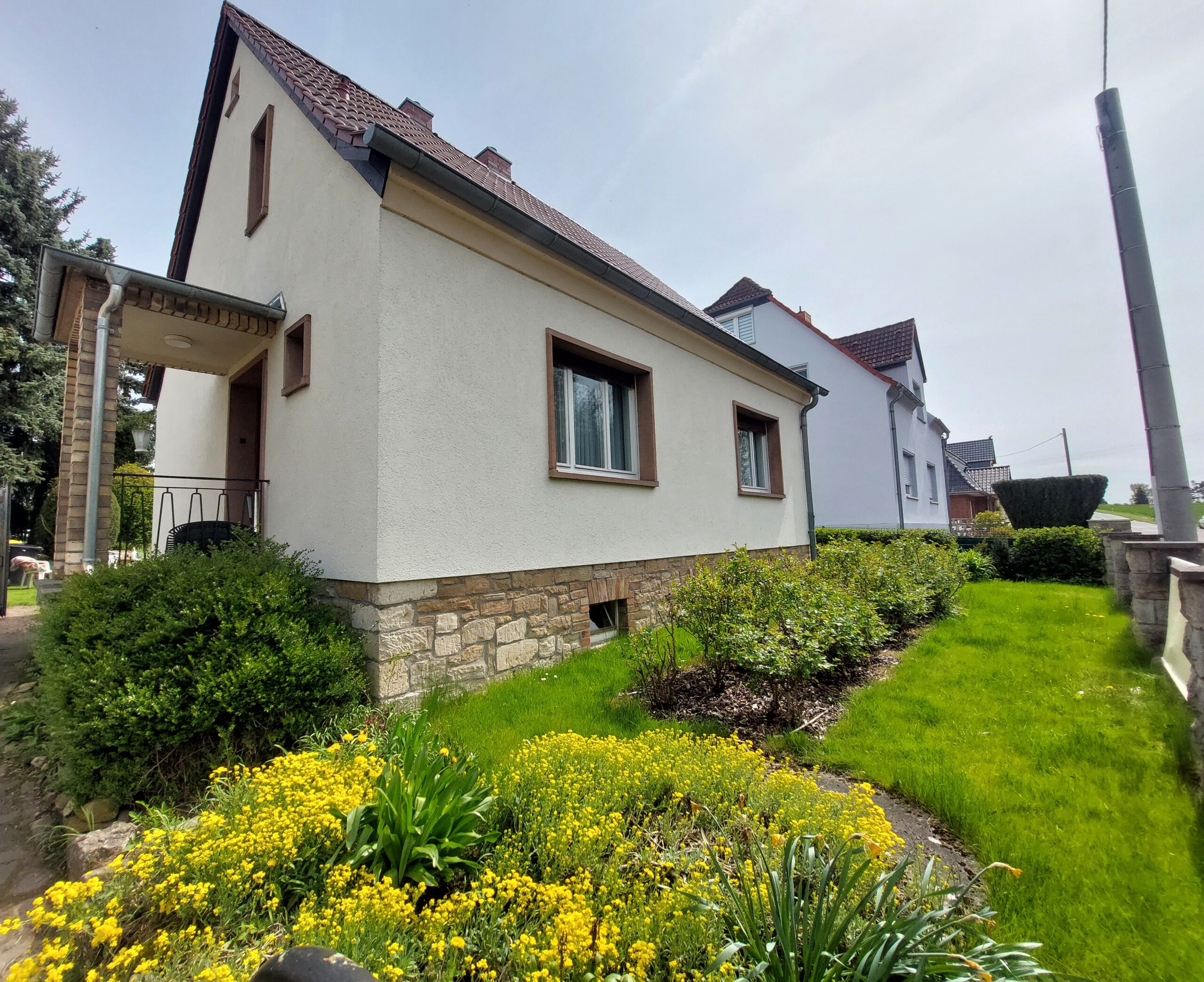Einfamilienhaus in Braunsbedra - Straßenansicht