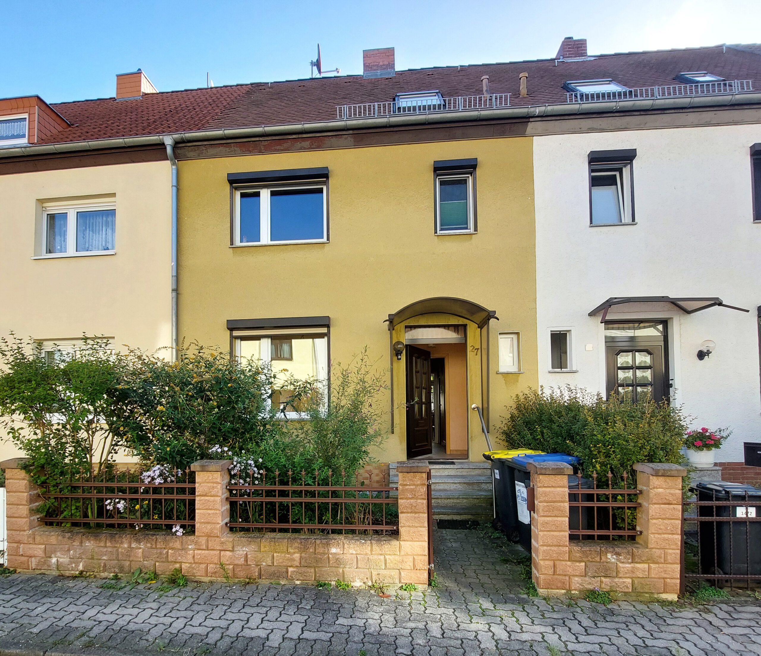 Einfamilienhaus im Süden von Halle - Straßenansicht